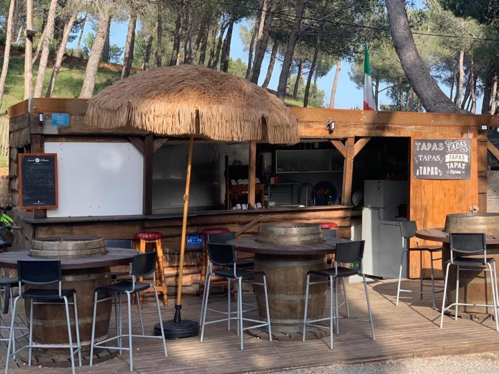 Camping Le Bois De Pins Salses-le-Chateau Exterior foto