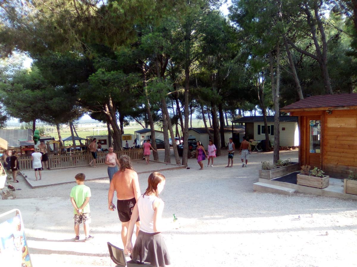 Camping Le Bois De Pins Salses-le-Chateau Exterior foto